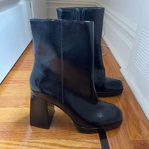 Steve Madden Black Patent booties
